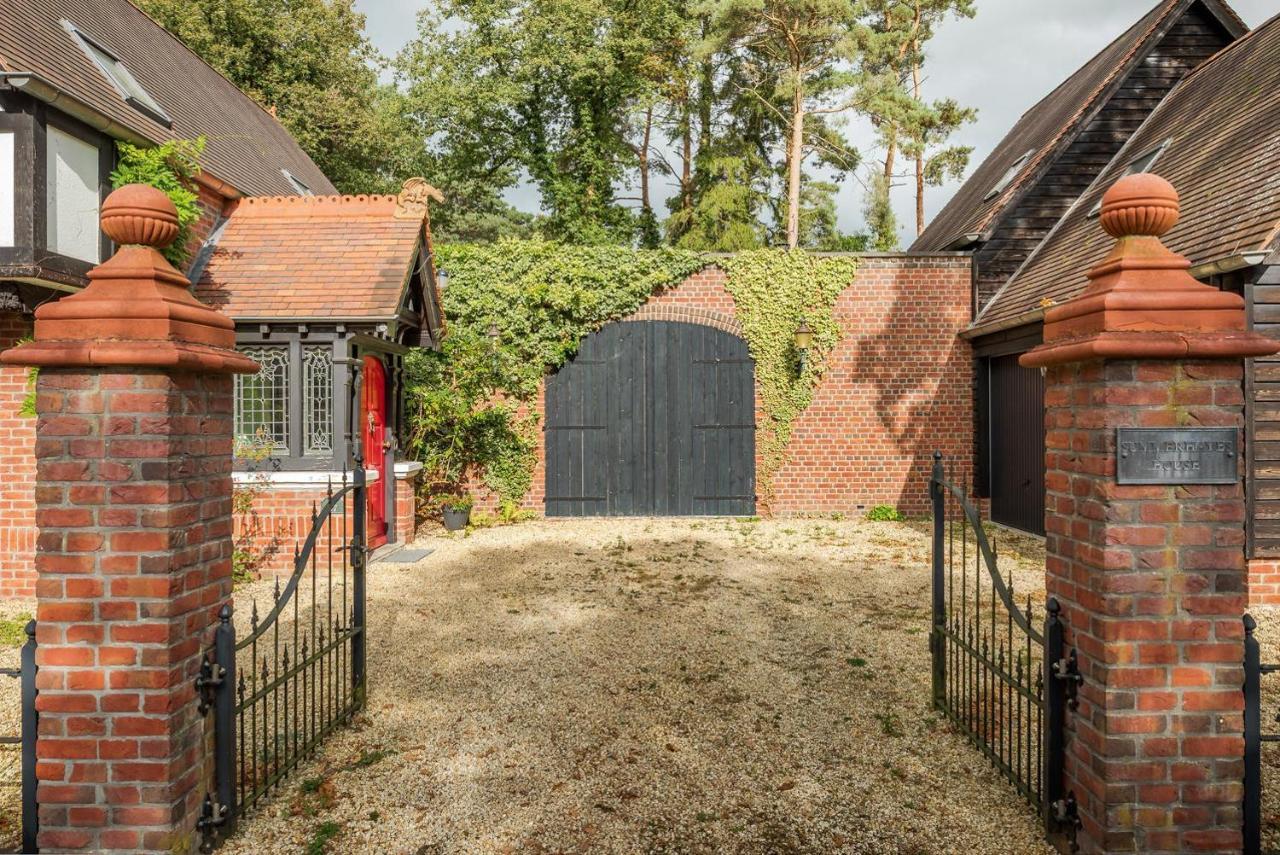 Beautiful English Villa With Hottub Zuidwolde  Eksteriør billede
