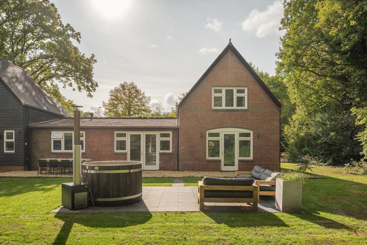 Beautiful English Villa With Hottub Zuidwolde  Eksteriør billede