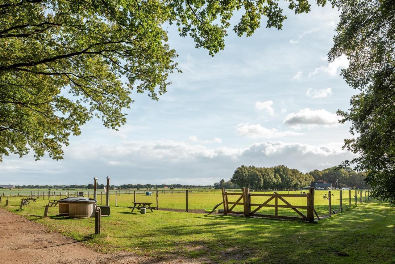 Beautiful English Villa With Hottub Zuidwolde  Eksteriør billede